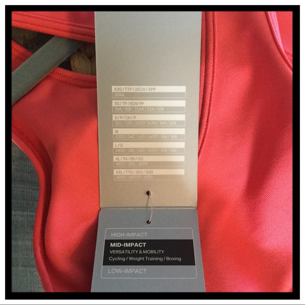 NWT Under Armour Crossback Sports Bra - Picture 4 of 4